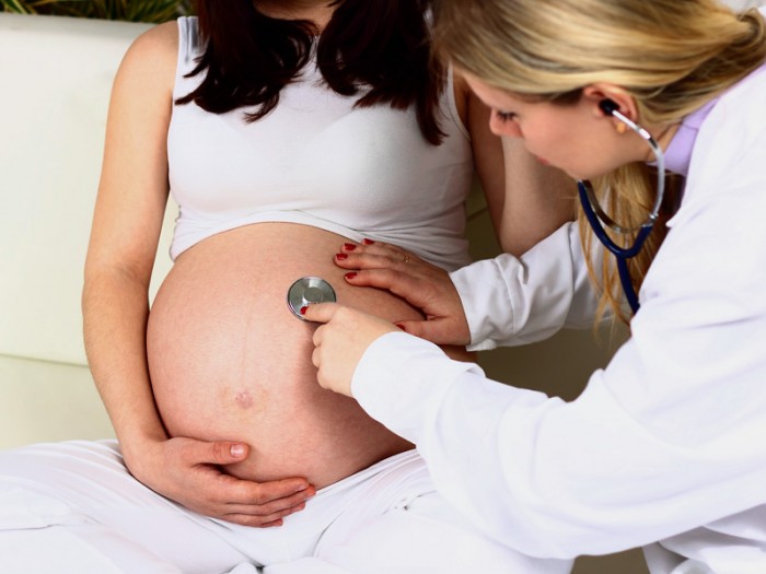 dt_140717_pregnant_doctor_800x600