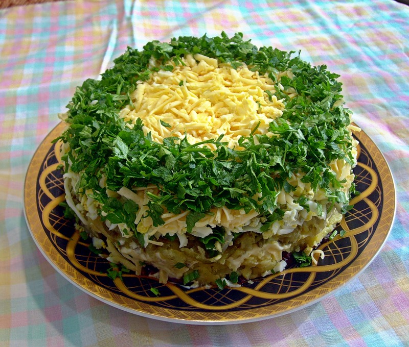 Салат на новый год с шампиньонами Салат на новый год с шампиньонами