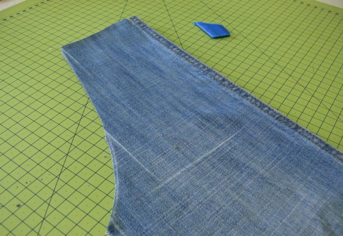 Как сшить фартук из старых джинсов: шаг 2