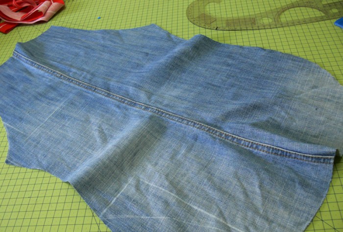 Как сшить фартук из старых джинсов: шаг 3