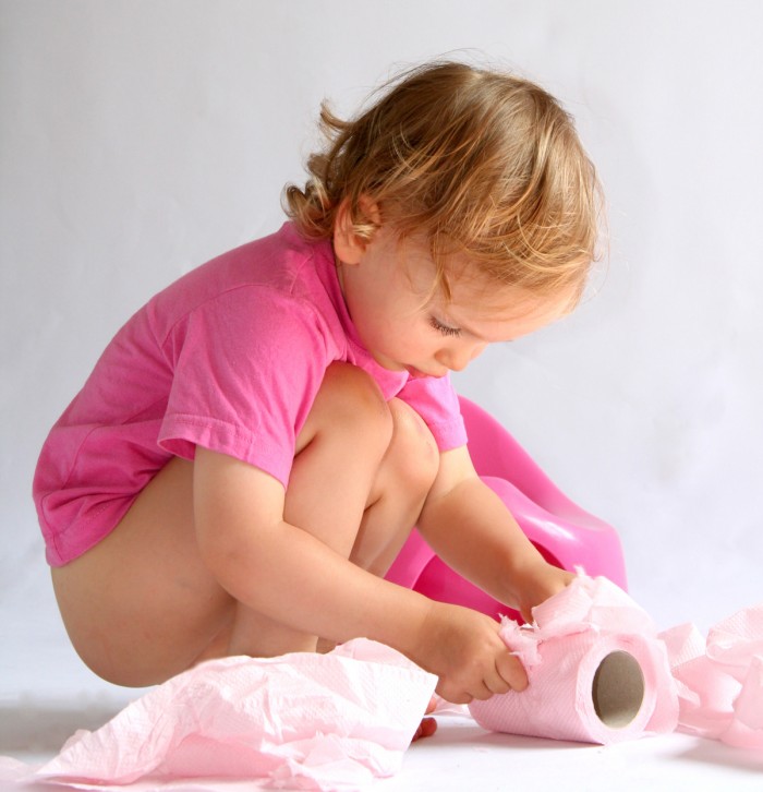 Очистительная клизма при запоре для грудных детей и детей 2-7 лет