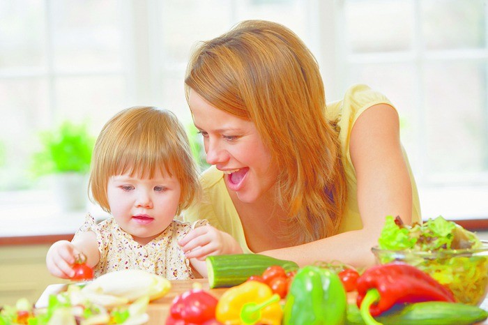 Двухлетний ребенок уже должен попробовать практически все овощи и фрукты.