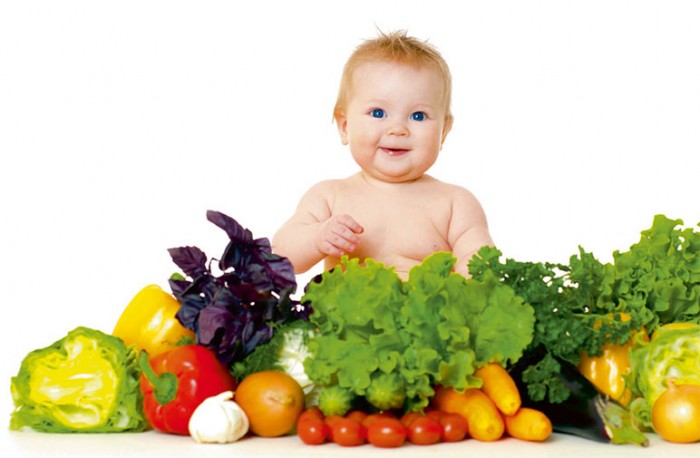 Самым первым ребенок получает овощной прикорм.