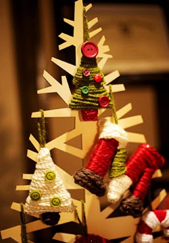 Božićno drvce od kartona od kartonske kutije sa svojim rukama