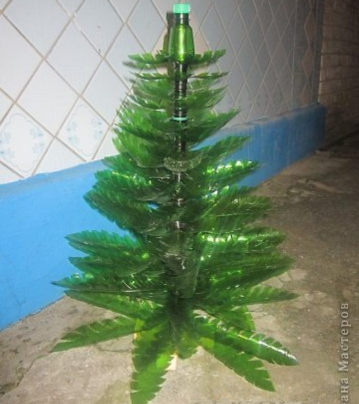Елка из пластиковых бутылок своими руками пошагово для начинающих 87