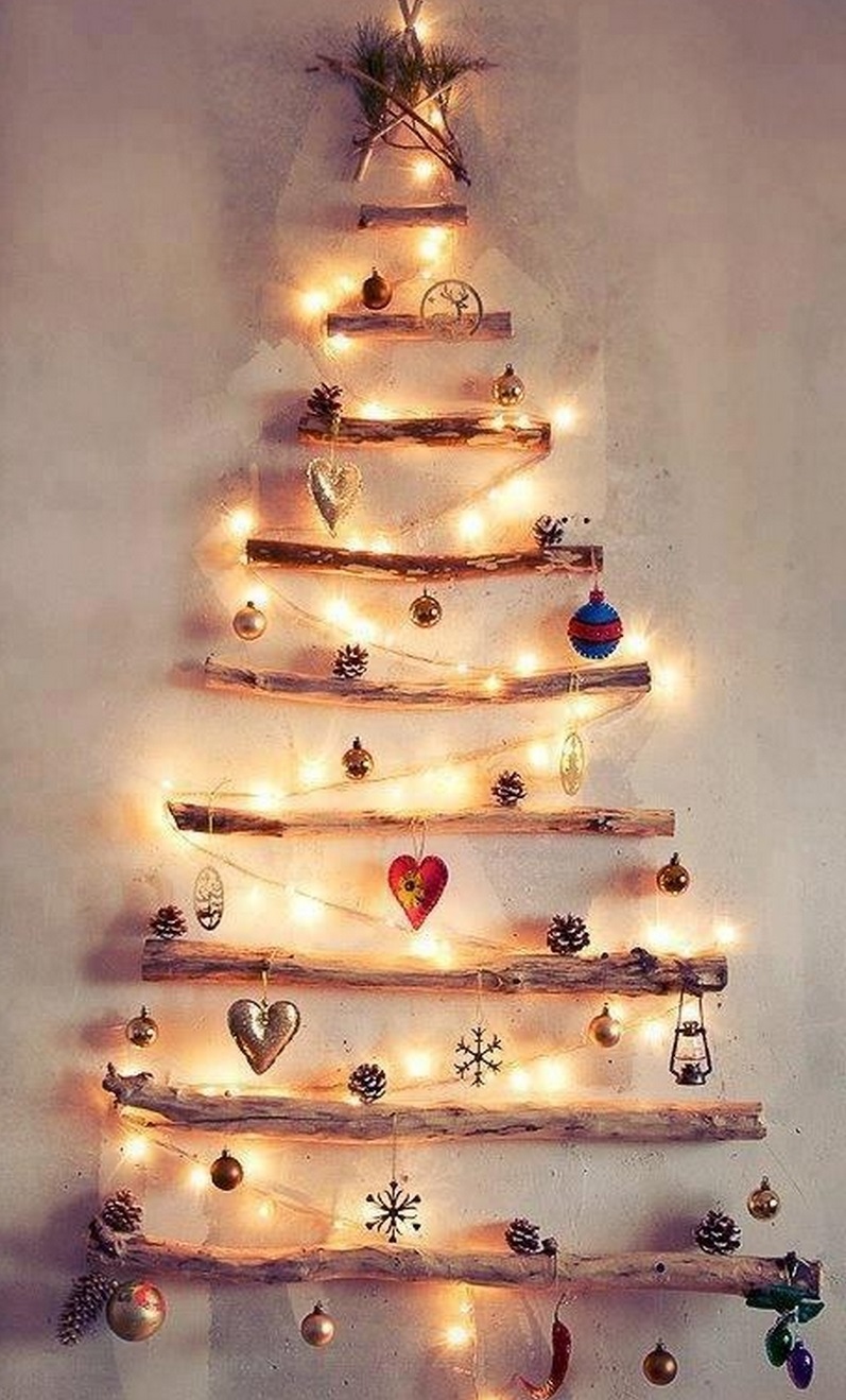 Vianočný strom na stenu pomocou vlastných rúk