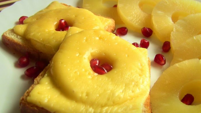Ananas ve peynir ile
