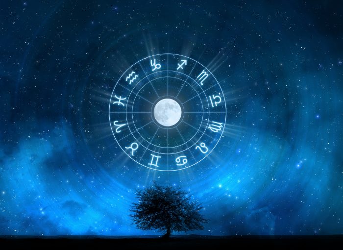 зодиакальное кольцо на фоне ночного звездного неба