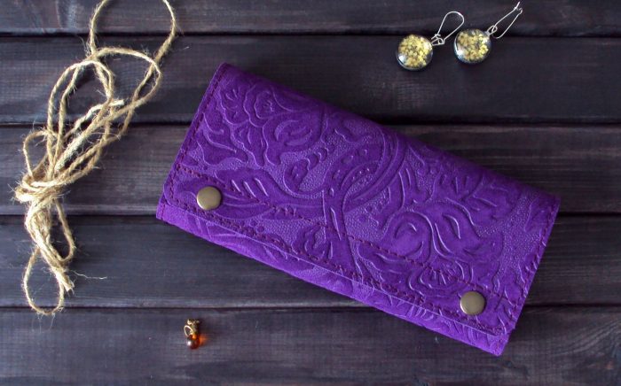 Фиолетовый кошелек для Стрельца