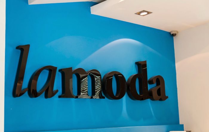 Lamoda.ru - как позвонить на телефон горячей линии в России?