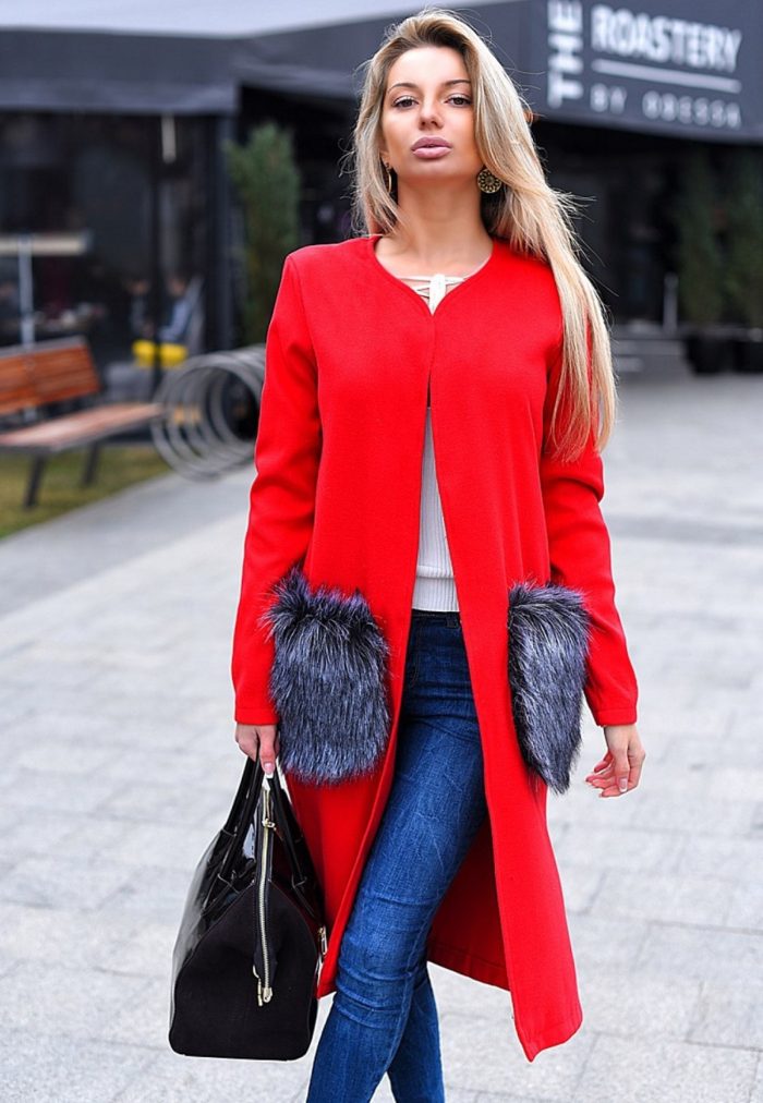Образ с красным пальто
