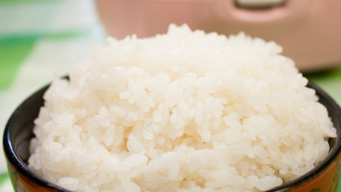 Рисовая каша на воде бещ масла - блюдо при ротавирусе.