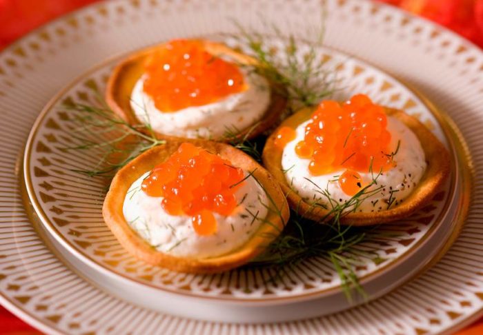 Tartlets with red caviar and mascarpone