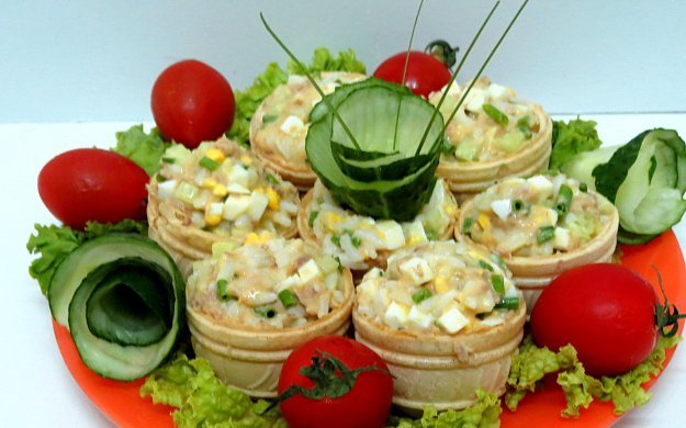 Tartlets with rice and vegetables.