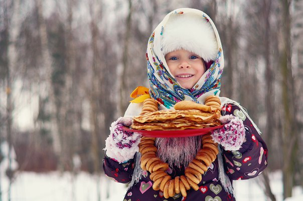 Народный обычай прощения в древней Руси заключался в том, что после домашней вечерней молитвы младшие с земными поклонами просили прощения у старших; старшие, в свою очередь, испрашивали прощения у них, тоже кланялись в пояс