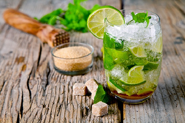Cocktail med rom mojito