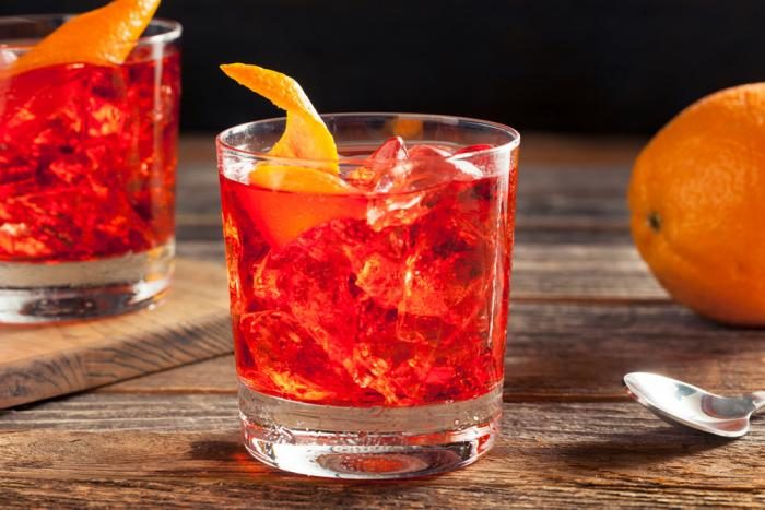 Cocktail mit Gin und Vermut Nogron