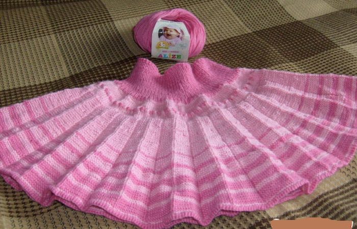 готовая юбка в складку для девочки, связанная спицами