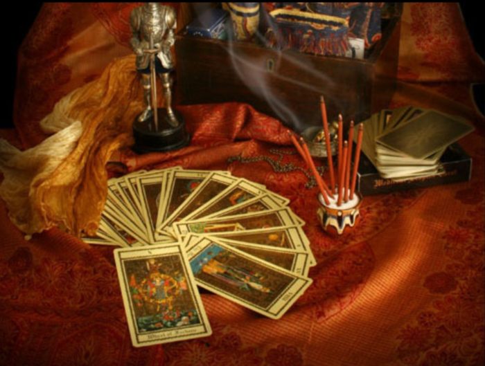 ¿Qué pueden hacer las cartas del Tarot decir sobre estrechado?