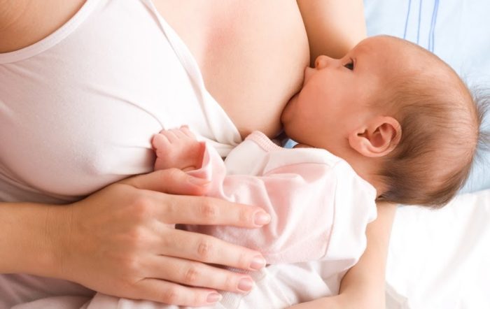 Увеличение груди происходит также при беременности и во время ГВ