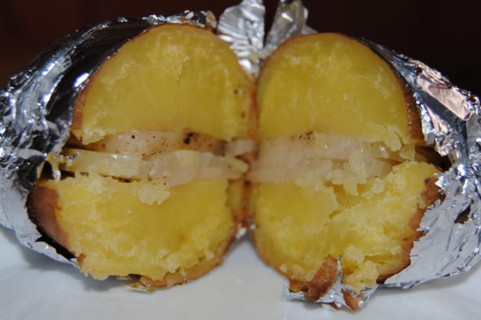 Вкусный печёный картофель в фольге