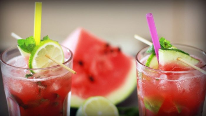 Vattenmelon dricker alternativ och servering exempel