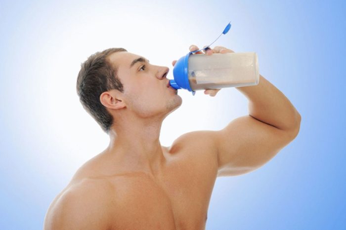 การอบแห้งร่างกายสำหรับผู้ชาย: อย่างไรและอะไรที่จะดีกว่าที่จะใช้โปรตีน?