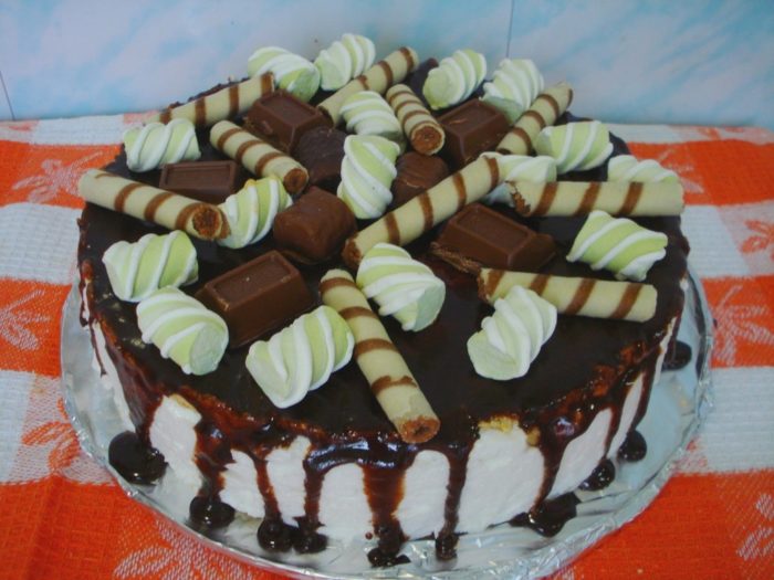 "Домашний" декор торта