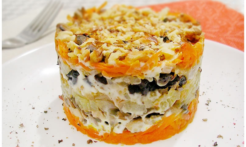 Вкусный и красивый праздничный салат с грибами: рецепт, оформление, фото