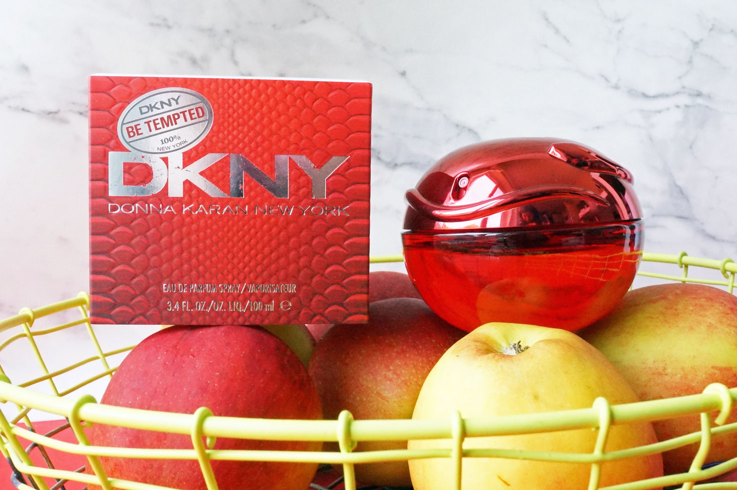 Dkny kísértés.