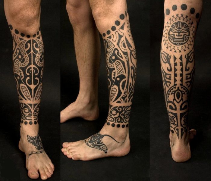 Обширное тату на щиколотке и ноге