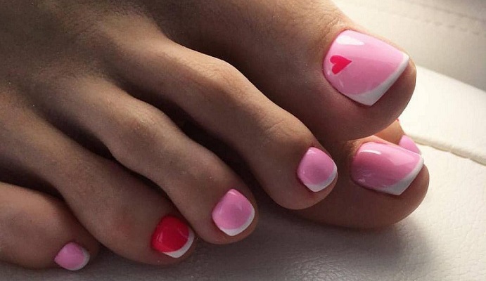 Pedicure Frenc with hearts: ideas 2021-2022