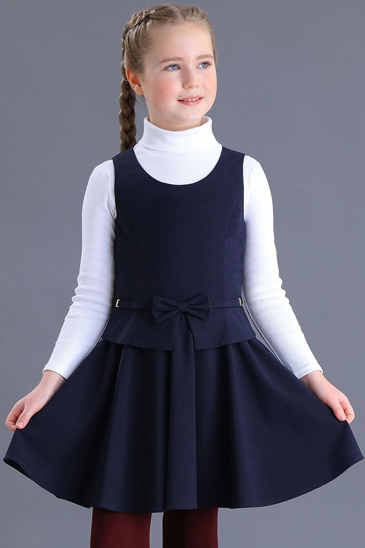 Сарафан или юбка, гольф или блуза - варианты сочетания вещей для школы у девочек.