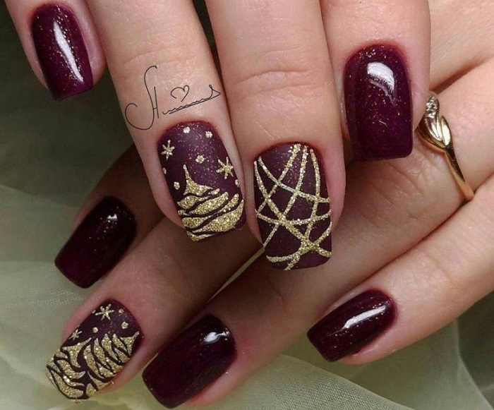 New Year's manicure ideas 2022 with beautiful pattern