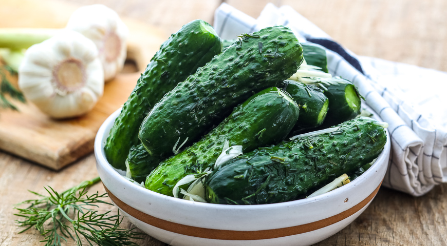 Вкусные малосольные огурцы