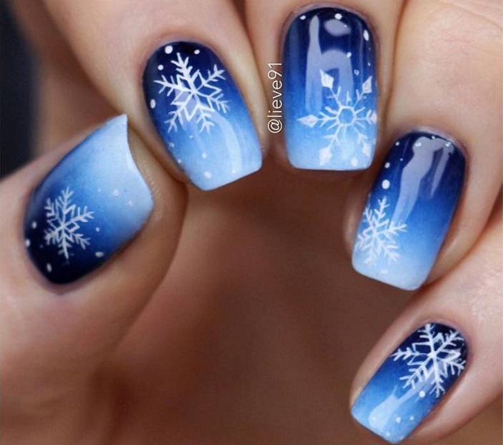 ایده های سال نو Manicure 2022 با Snowflakes