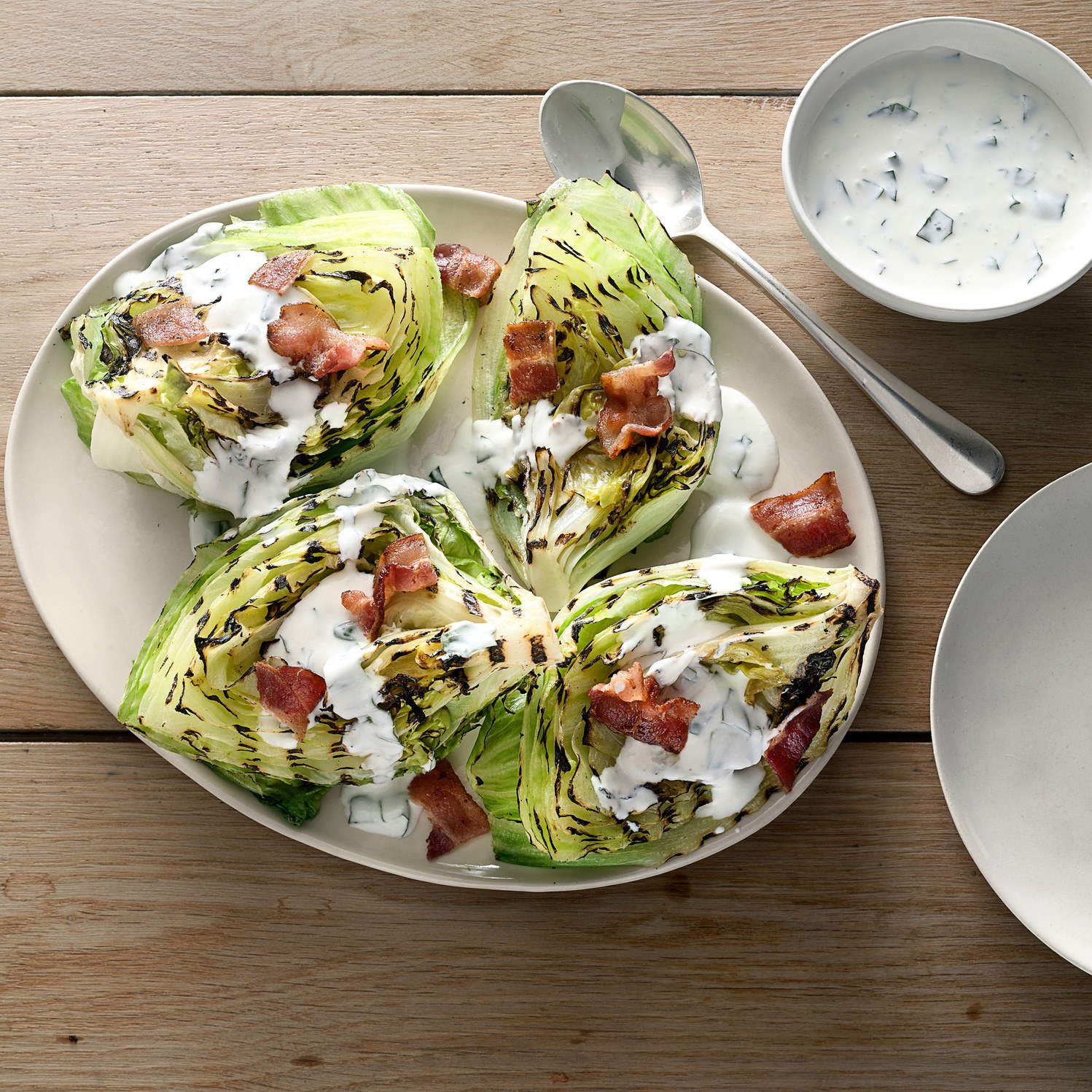Рецепты с айсбергом и курицей. Iceberg Salad. Блюда с салатом Айсберг. Салат салат Айсберг. Блюда из салата Айсберг.