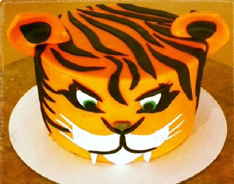 Quão linda arranjar e decorar o bolo no ano do tigre
