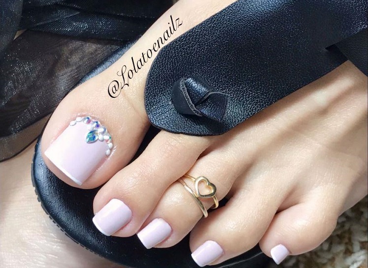 Pedicure Frenc in light colors with rhinestones: Fashion 2021-2022