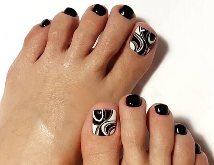 Pedicure with white gel varnish