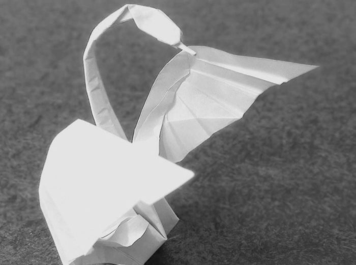 Лебедь из квадратного листа бумаги