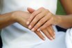 Panariums du doigt d'Okolonogteva à la main et à la jambe: symptômes, raisons, complication, traitement. Trouver sur le doigt près du clou, comment traiter?