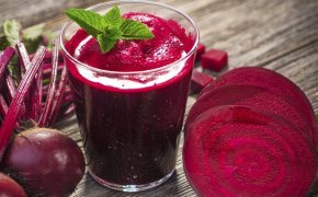 Beets mit Kefir Schlankheits minus 15 kg pro Monat: Rezepte, die Entfernung Bewertungen. Entladen Tag auf Rüben von gekochten, Rüben und Kefir