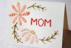 Открытки с детьми маме на 8 марта: открытка-раскраска в виде гармошки, с птичками, стоящая, с цветами внутри, открытка-ромашка, с помпонами, с оригинальной вышивкой, с одуванчиками, с тюльпанами, с капкейком