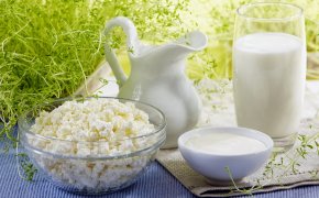 Что приготовить из прокисшего кефира: вкусные рецепты блинчиков, оладий, выпечки, творога. Как сделать из прокисшего кефира маски для лица и волос: рецепты