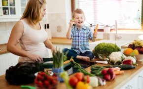 Nutrition of a nursing mother in the first month, the first days and immediately after childbirth and cesarean sections with breastfeeding: menu, recipes. Meals after childbirth for nursing mothers: The table of permitted products. Diet nursing mom with colic in a child