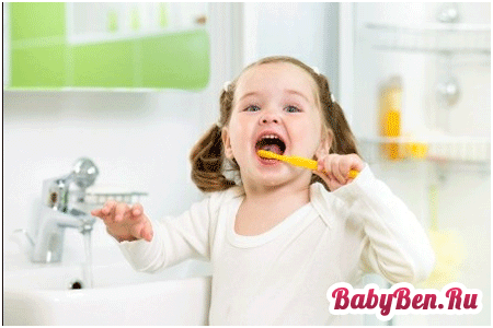 Выбираем правильную зубную щетку для своего ребенка