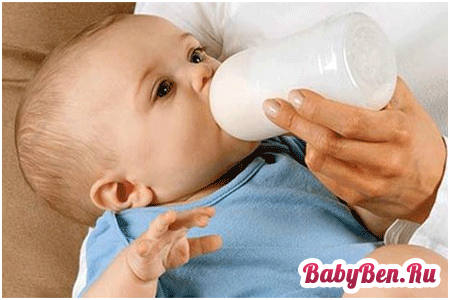 Сцеживание грудного молока вручную: обязателен ли этот процесс?
